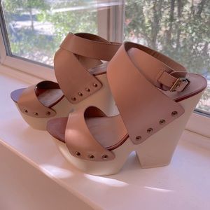 BCBGMAXAZRIA Runway Wedge heels. Size 6.5. Tan. New.